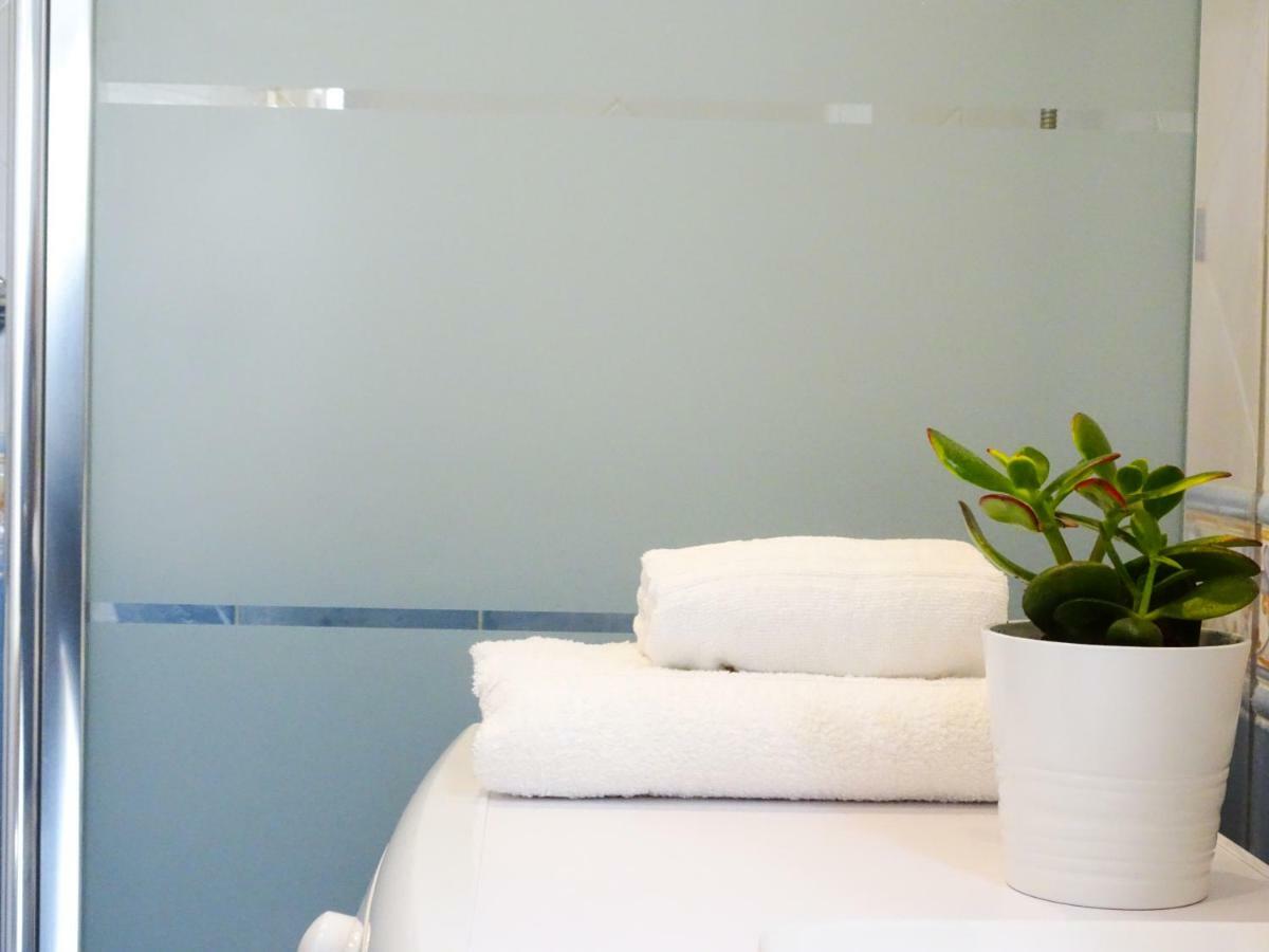 Apartment Duquesa De Espana ตอร์เรโมลิโนส ภายนอก รูปภาพ